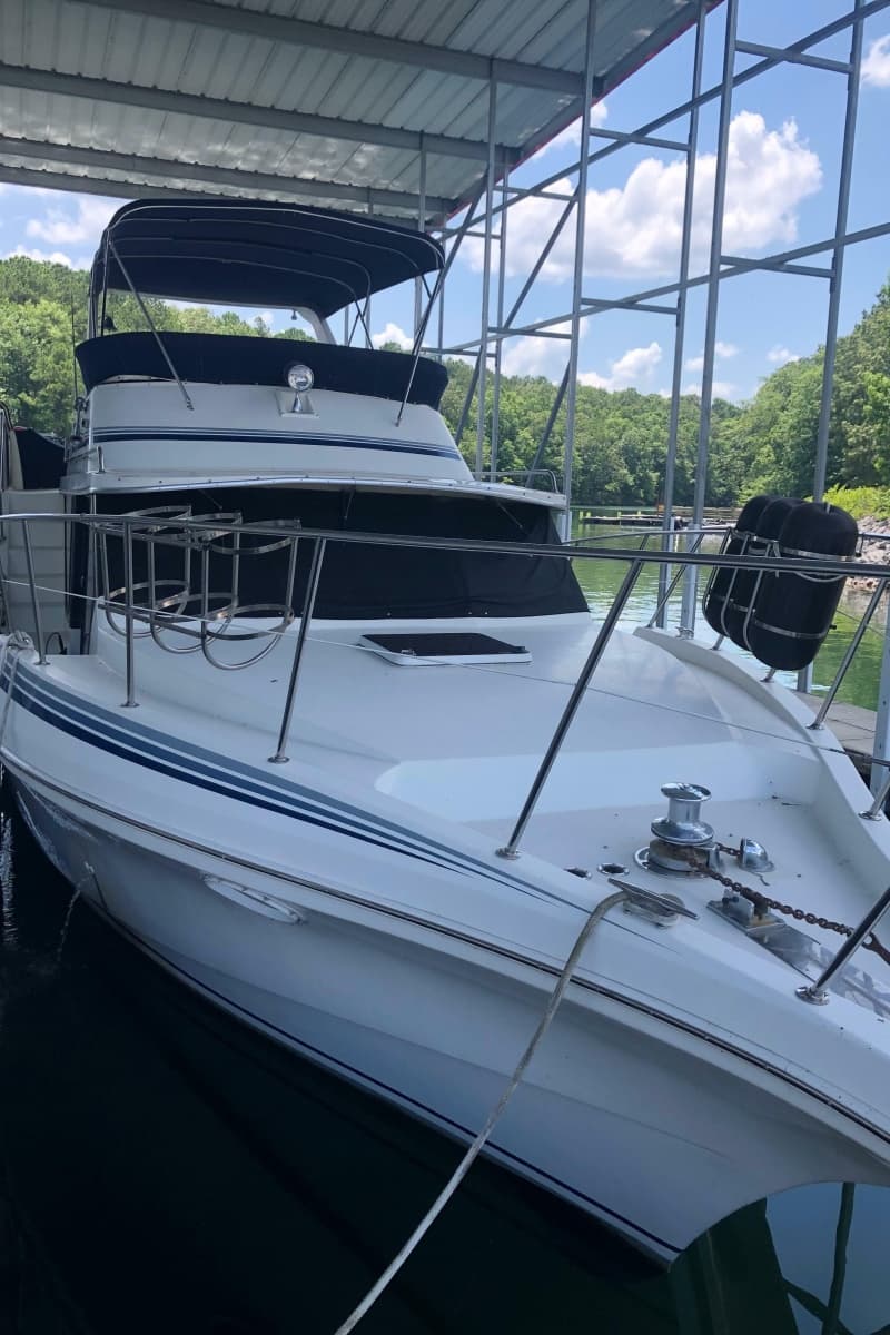 1989 Bluewater Yachts 55' Coastal Cruiser - Photo 17