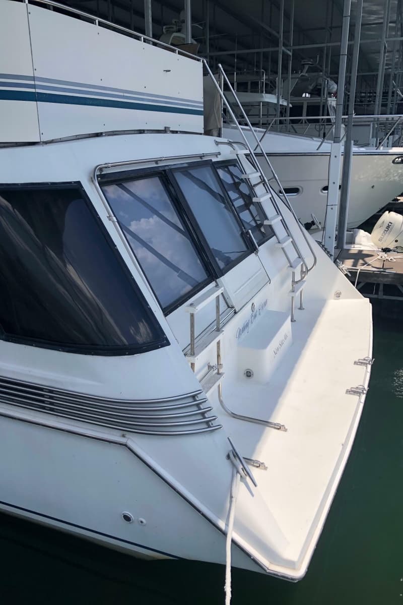 1989 Bluewater Yachts 55' Coastal Cruiser - Photo 19
