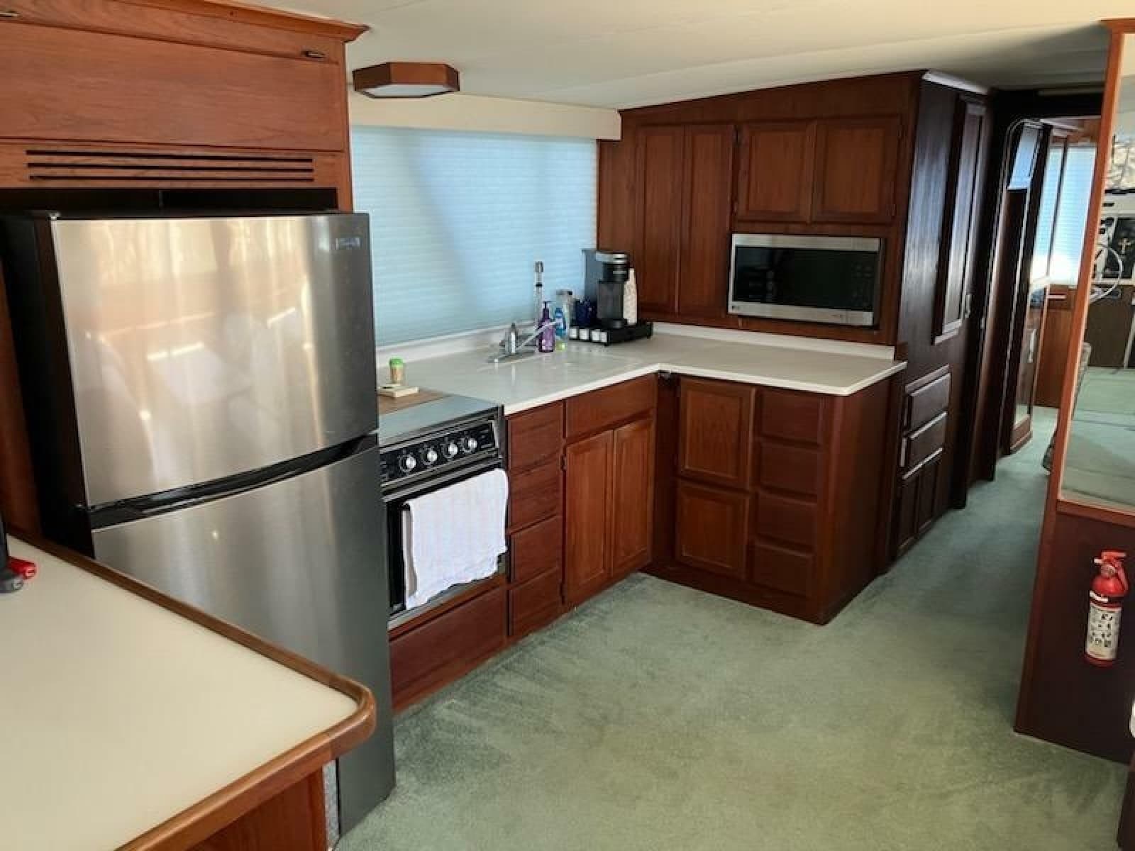 1989 Bluewater Yachts 55' Coastal Cruiser - Photo 14