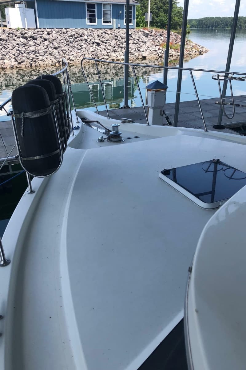1989 Bluewater Yachts 55' Coastal Cruiser - Photo 24