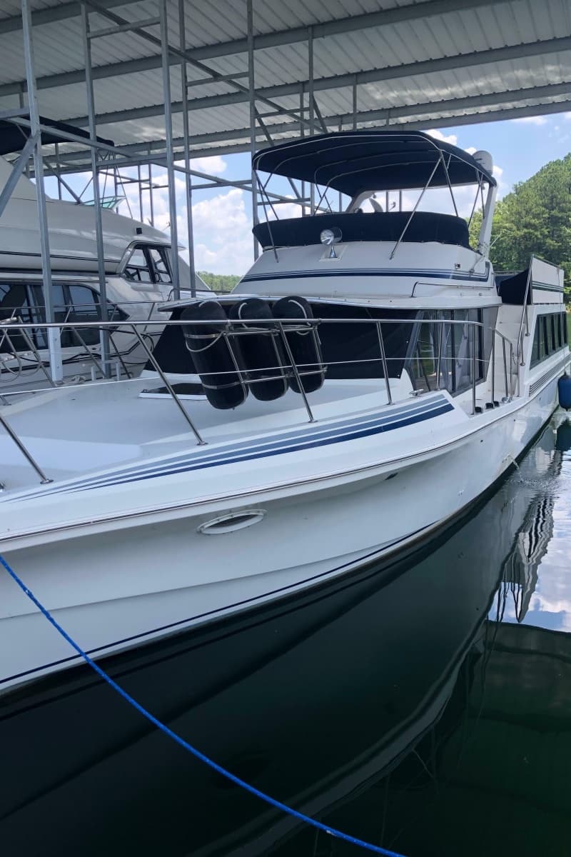 1989 Bluewater Yachts 55' Coastal Cruiser - Photo 18