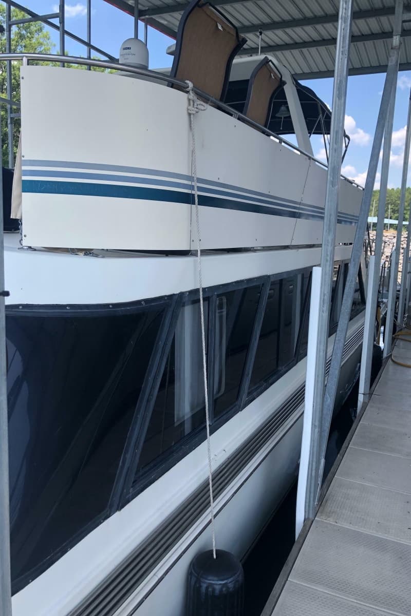 1989 Bluewater Yachts 55' Coastal Cruiser - Photo 22