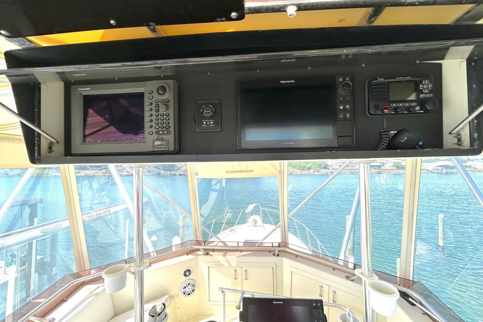 1989 Hatteras 45 Convertible - Photo 63