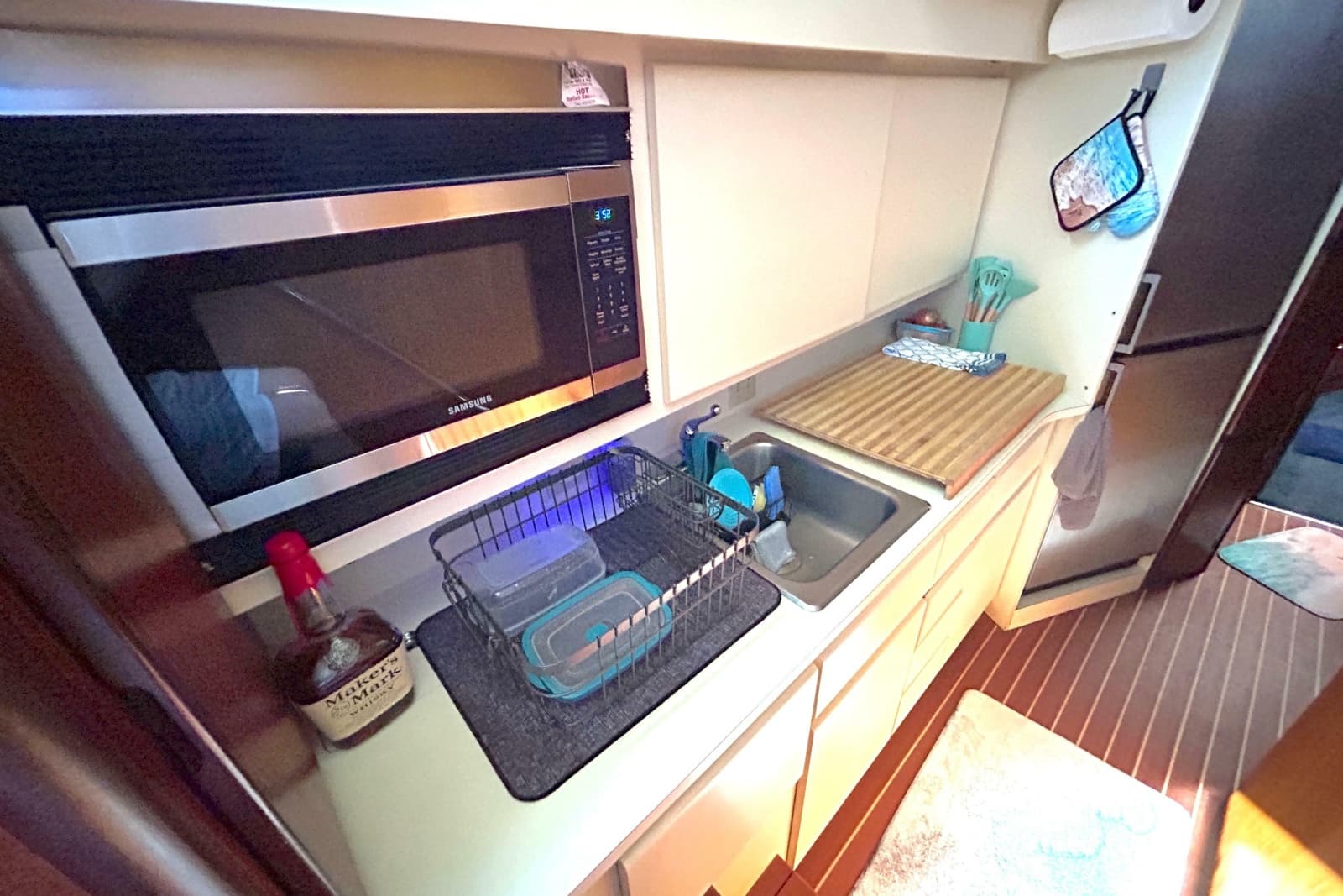 1989 Hatteras 45 Convertible - Photo 29