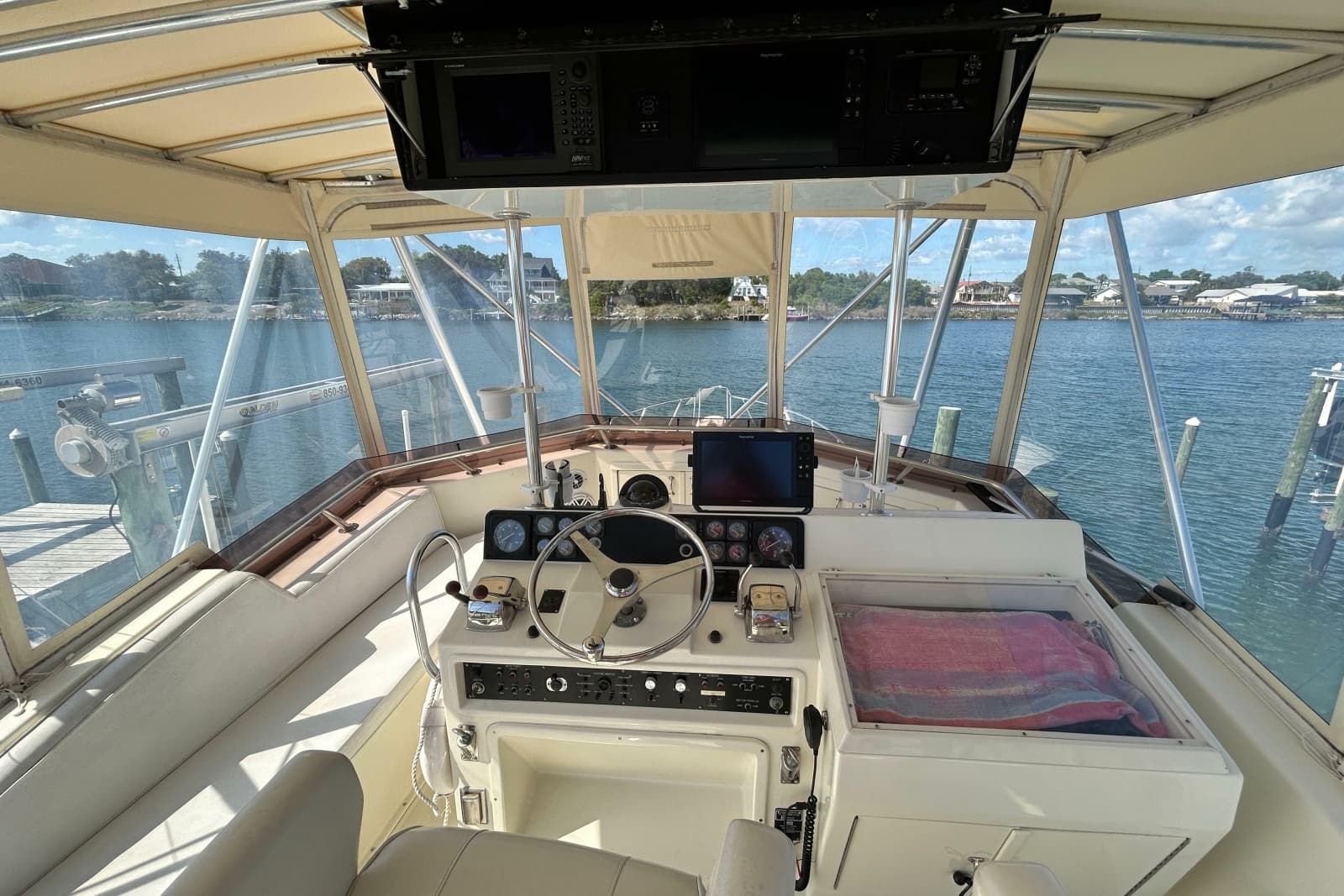 1989 Hatteras 45 Convertible - Photo 60