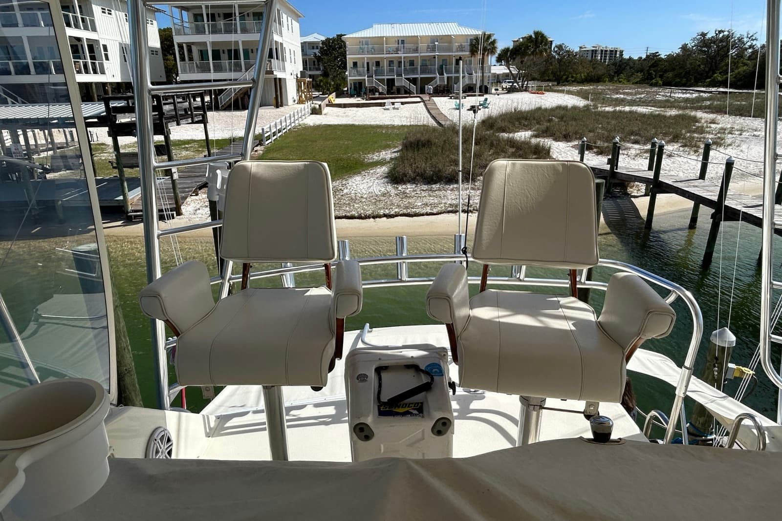 1989 Hatteras 45 Convertible - Photo 61