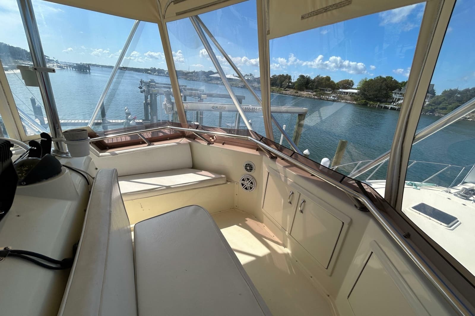 1989 Hatteras 45 Convertible - Photo 52