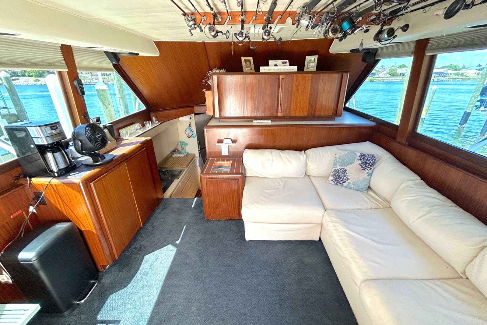 1989 Hatteras 45 Convertible - Photo 22