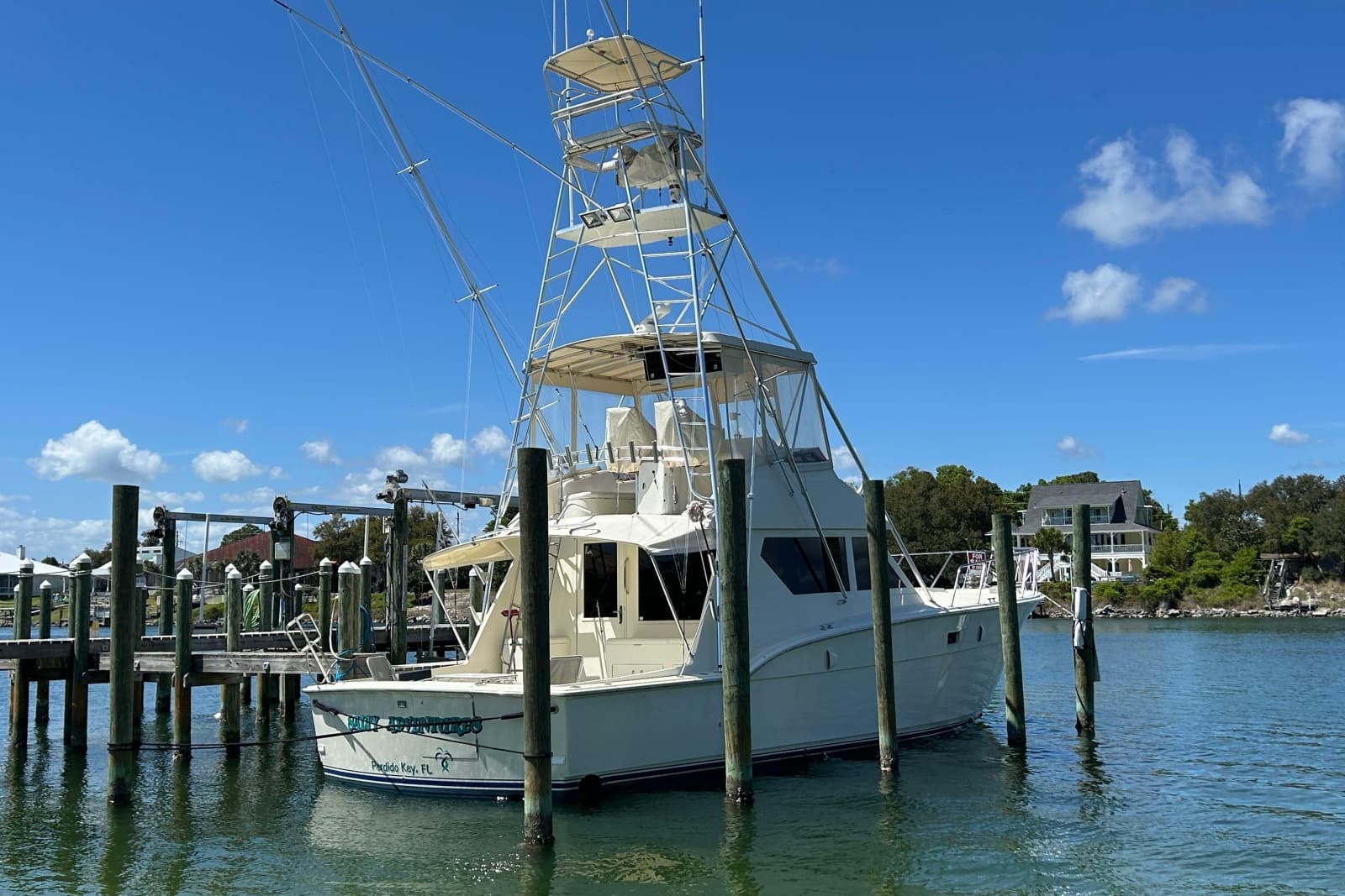 1989 Hatteras 45 Convertible - Photo 3