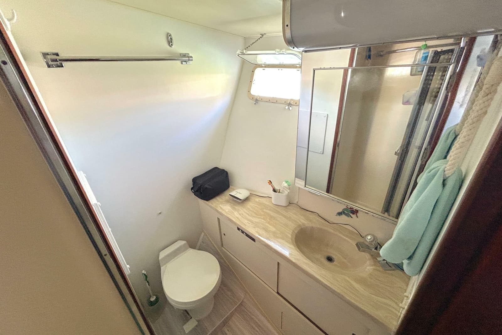 1989 Hatteras 45 Convertible - Photo 44