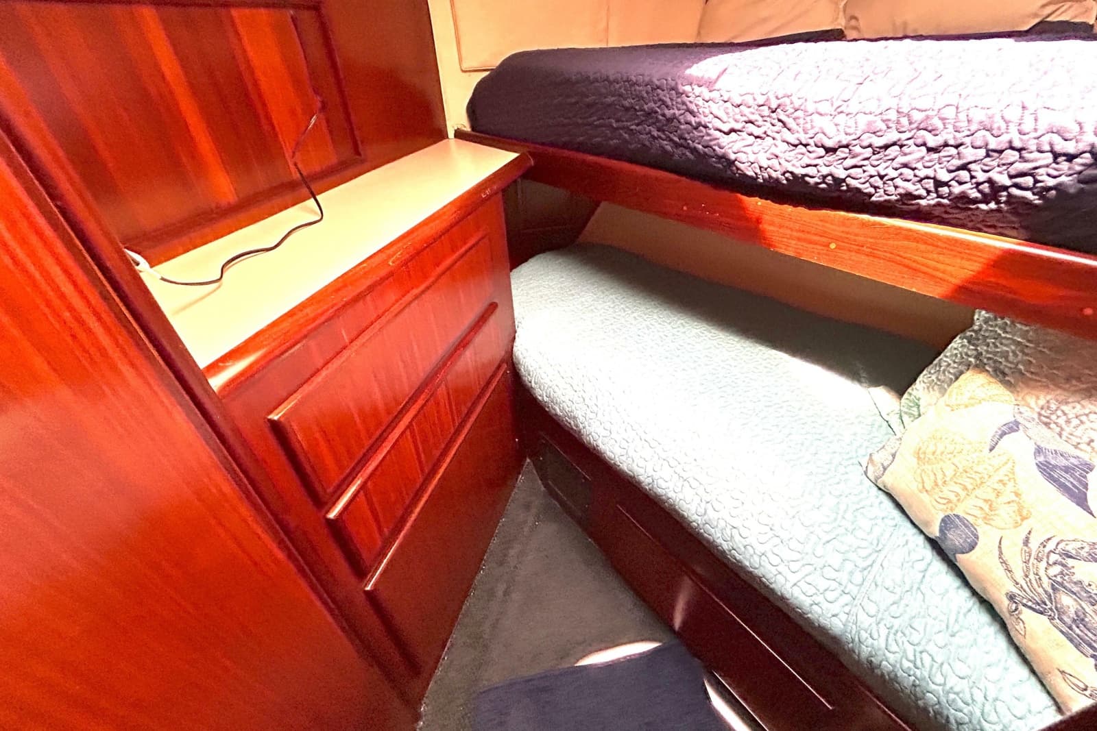 1989 Hatteras 45 Convertible - Photo 36
