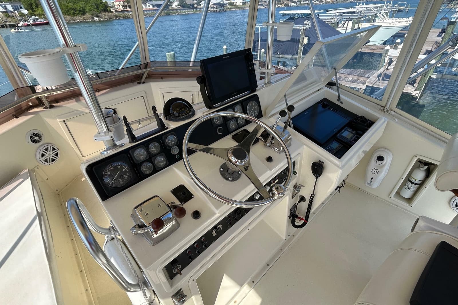 1989 Hatteras 45 Convertible - Photo 47