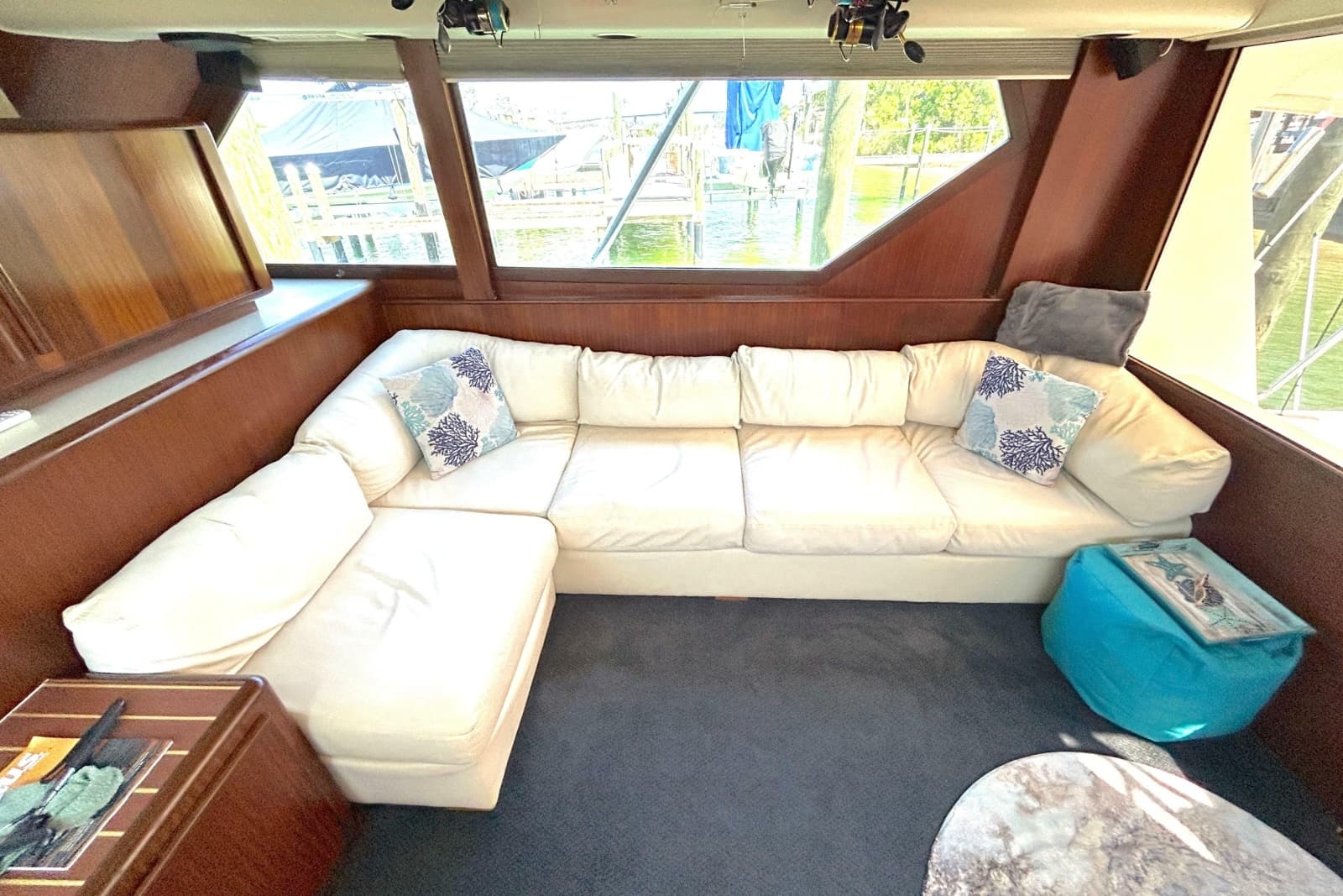 1989 Hatteras 45 Convertible - Photo 25