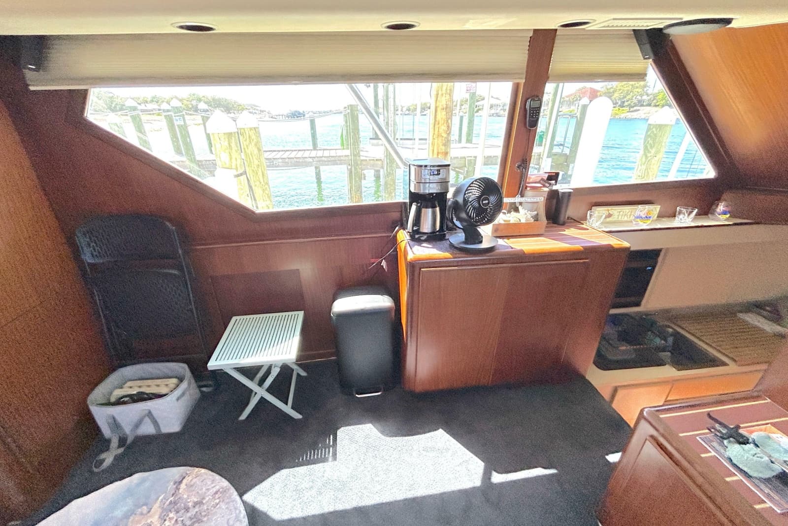 1989 Hatteras 45 Convertible - Photo 26