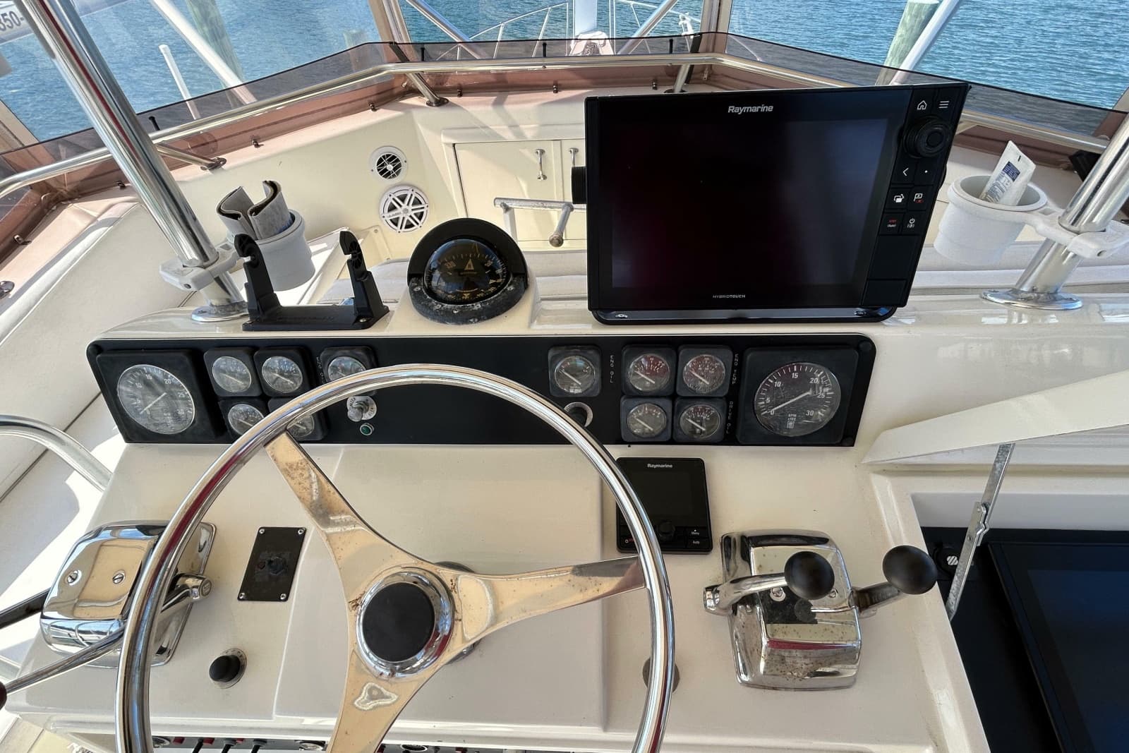 1989 Hatteras 45 Convertible - Photo 48
