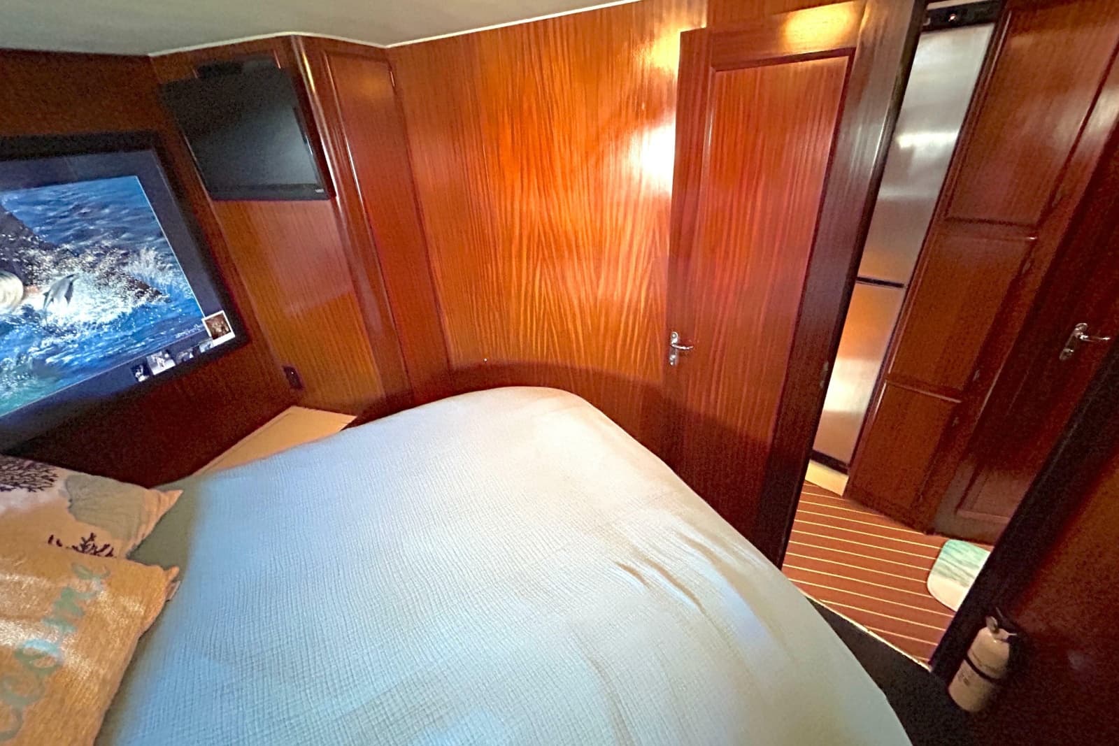 1989 Hatteras 45 Convertible - Photo 42