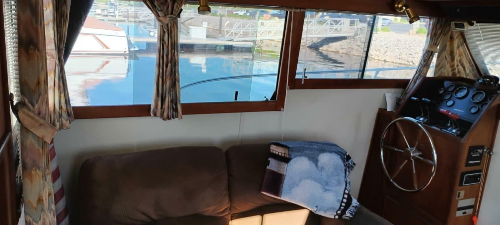 1988 Marinette 37 Motor Yacht - Photo 19