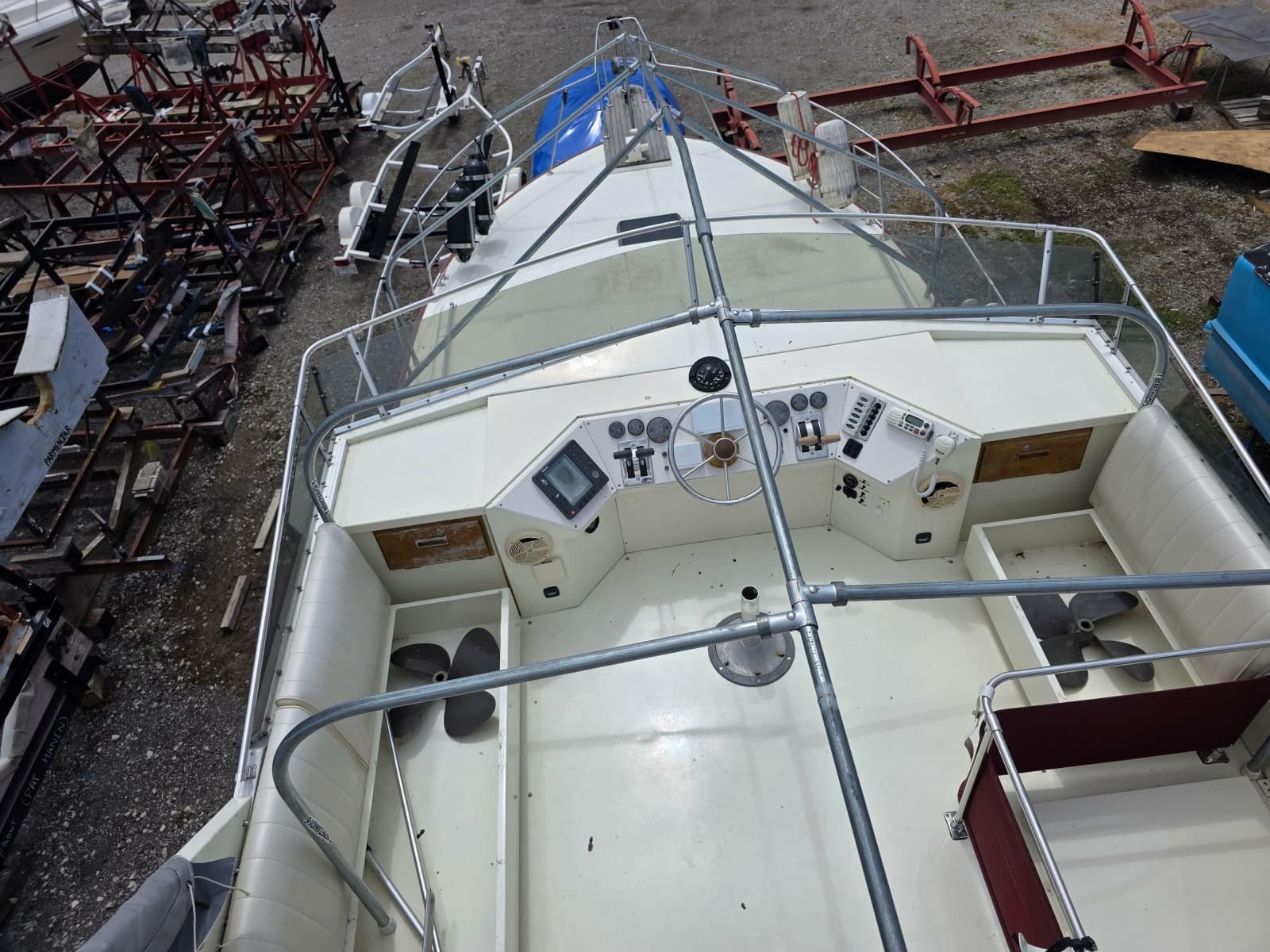 1988 Marinette 37 Motor Yacht - Photo 9
