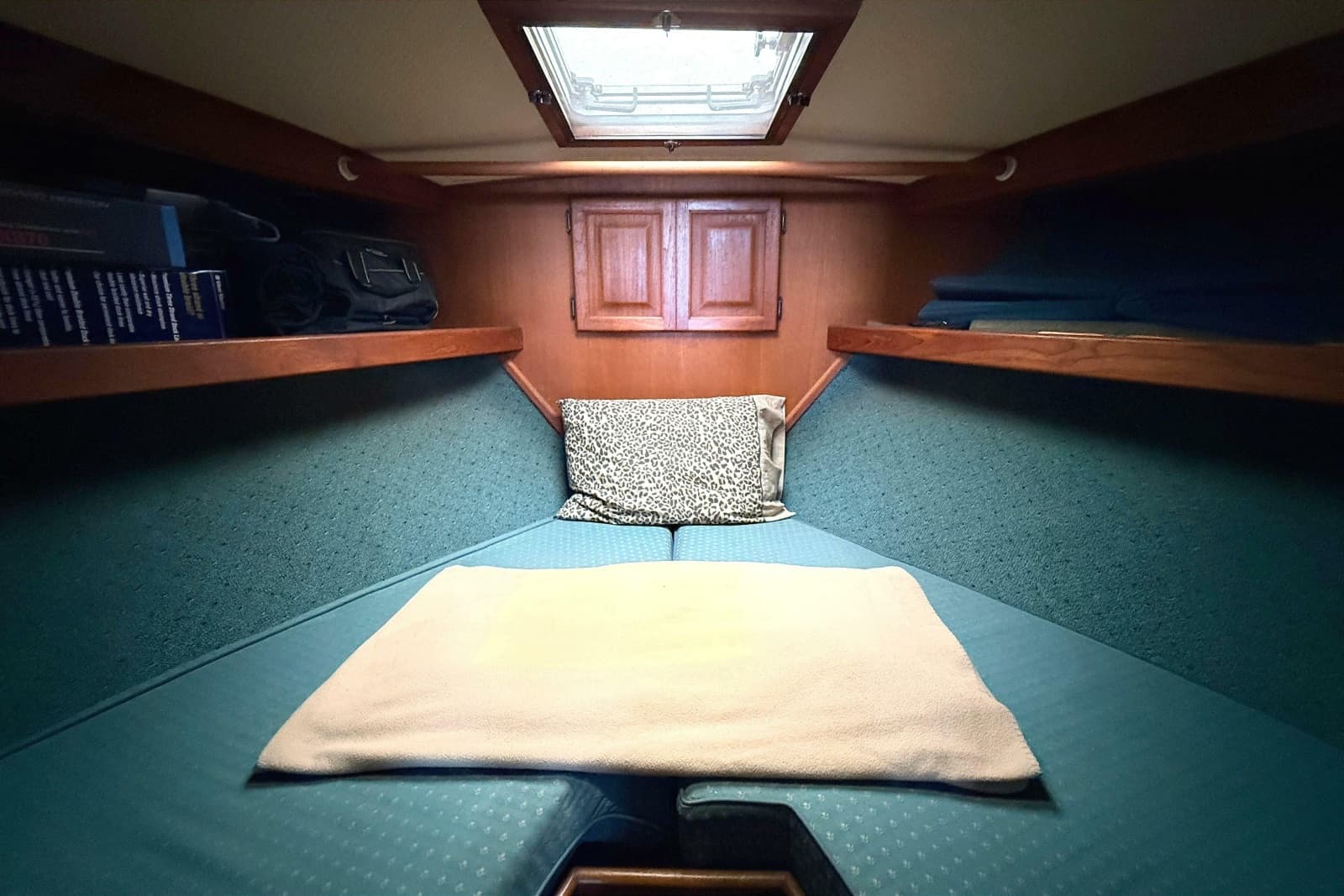 1986 Viking 35 Convertible - Photo 19