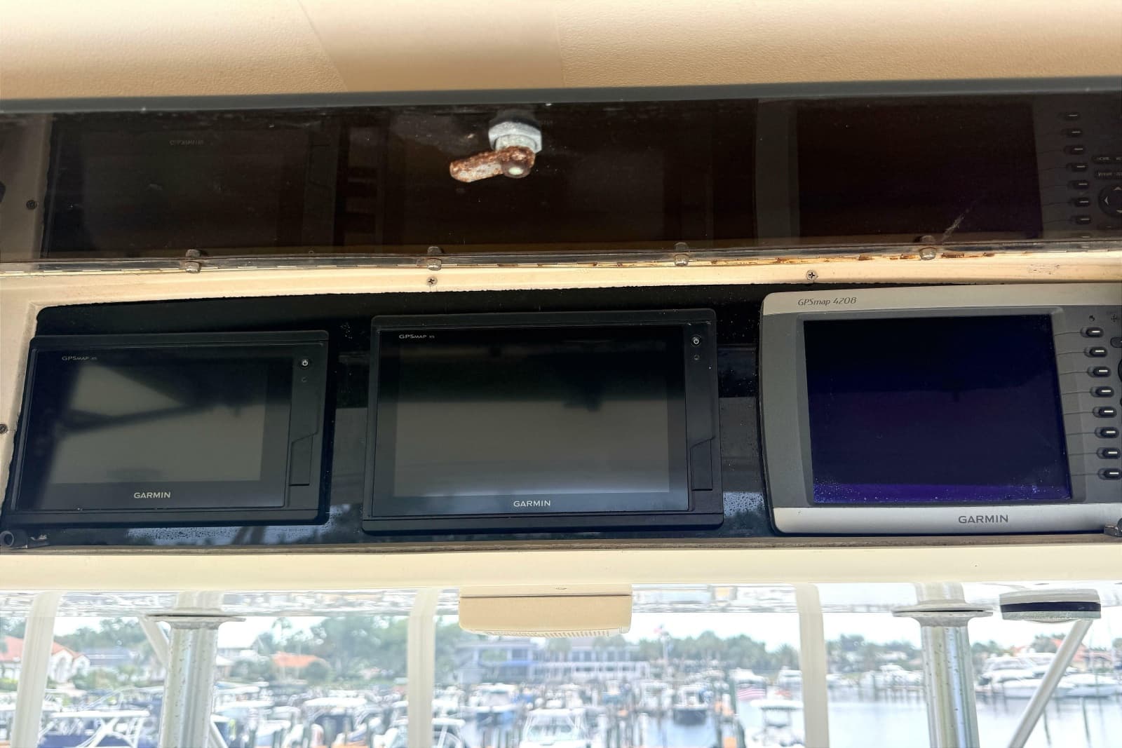 1986 Viking 35 Convertible - Photo 25