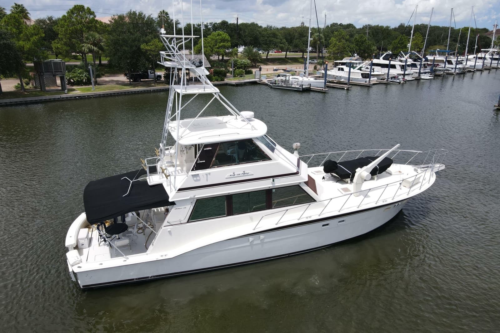 1985 Hatteras 60 Convertible - Photo 3