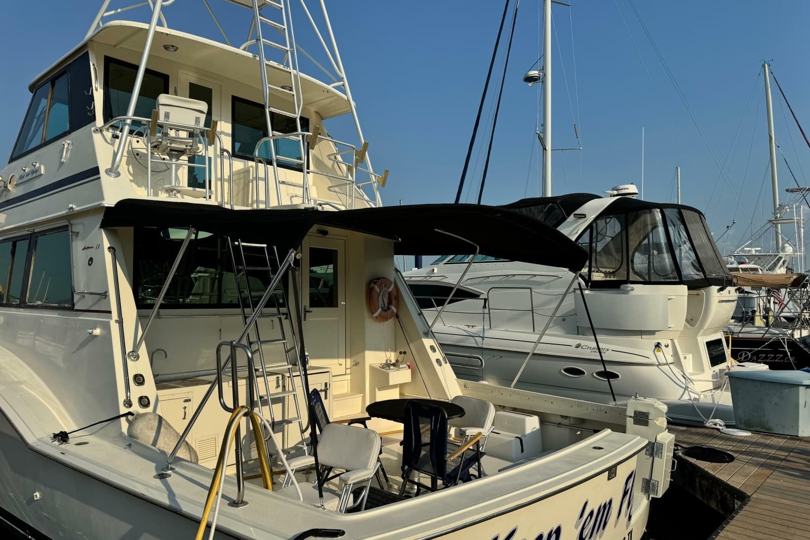 1985 Hatteras 60 Convertible - Photo 17