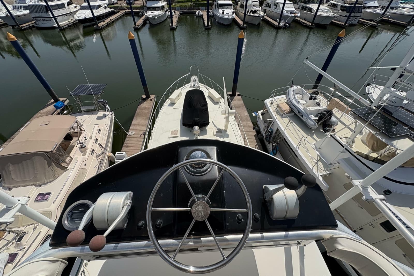 1985 Hatteras 60 Convertible - Photo 36