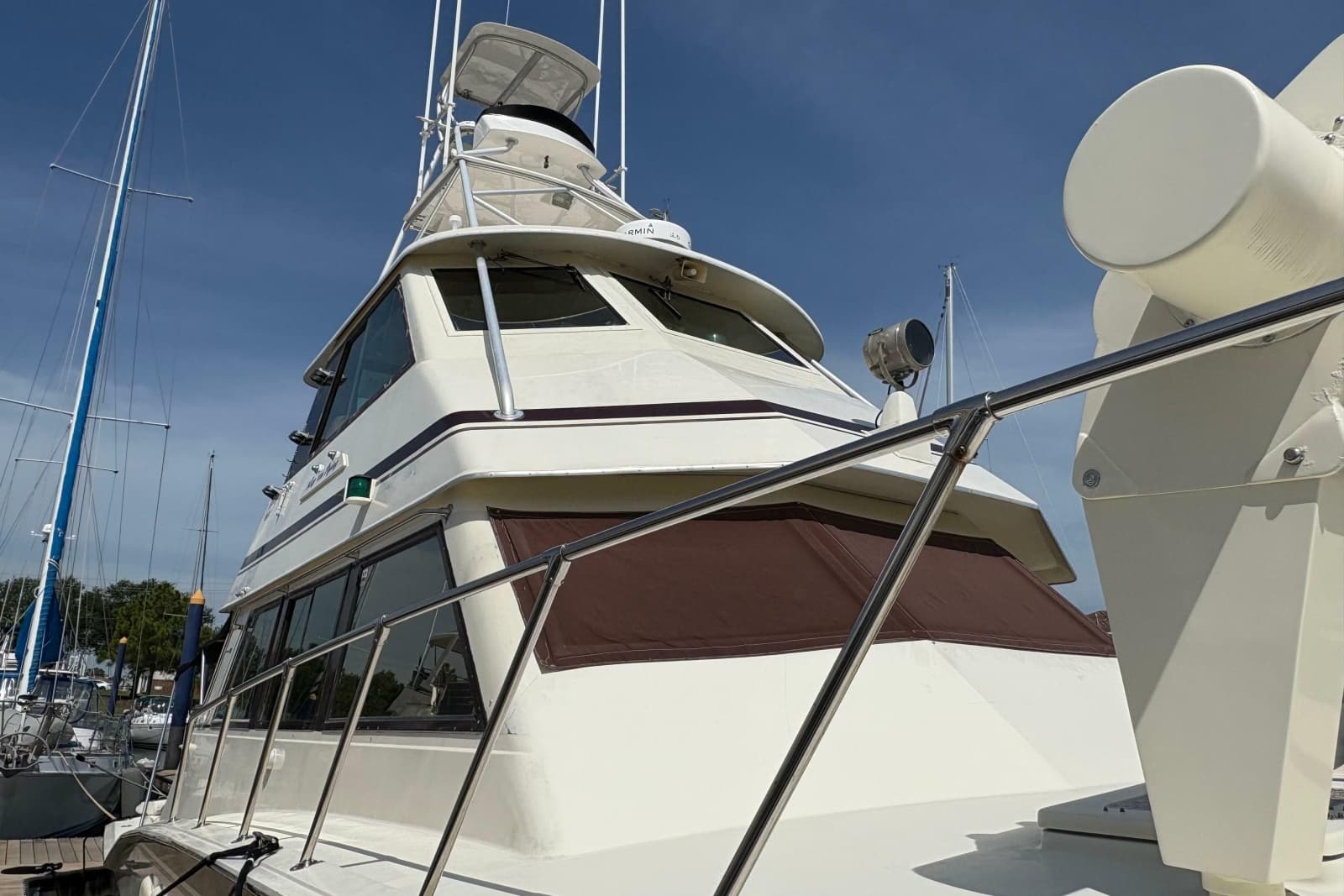 1985 Hatteras 60 Convertible - Photo 21