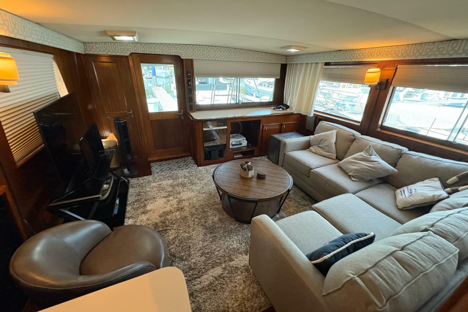 1985 Hatteras 60 Convertible - Photo 75