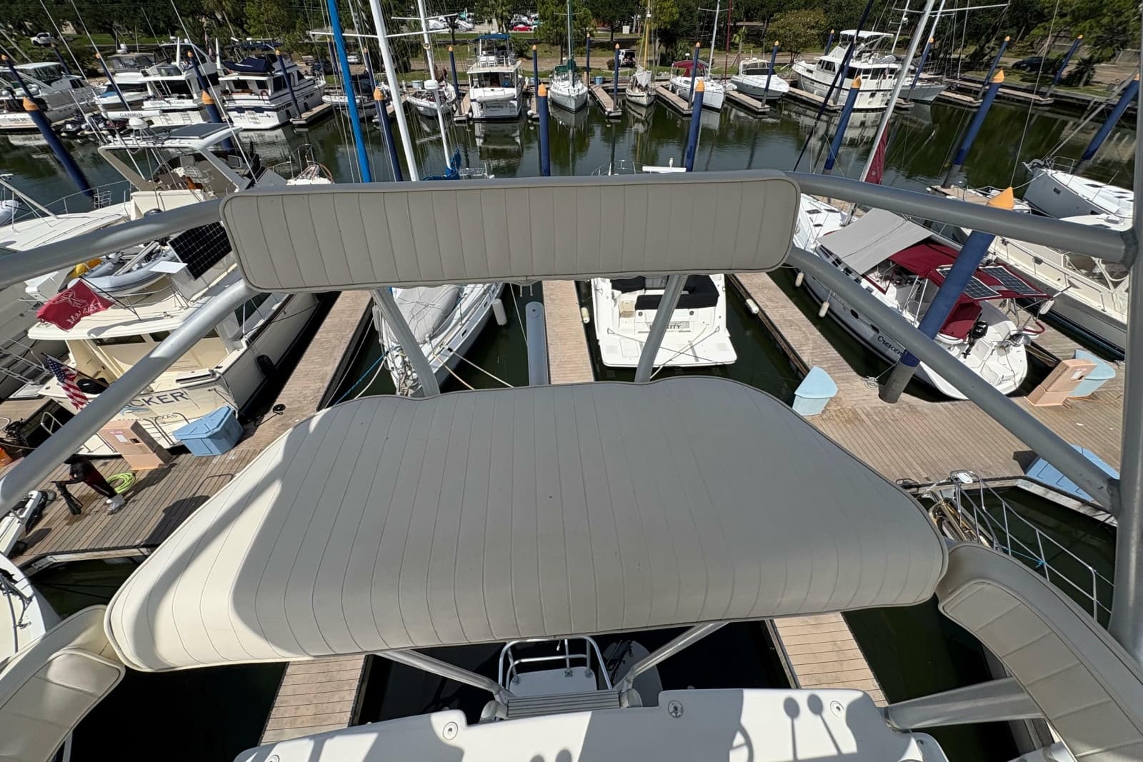 1985 Hatteras 60 Convertible - Photo 35