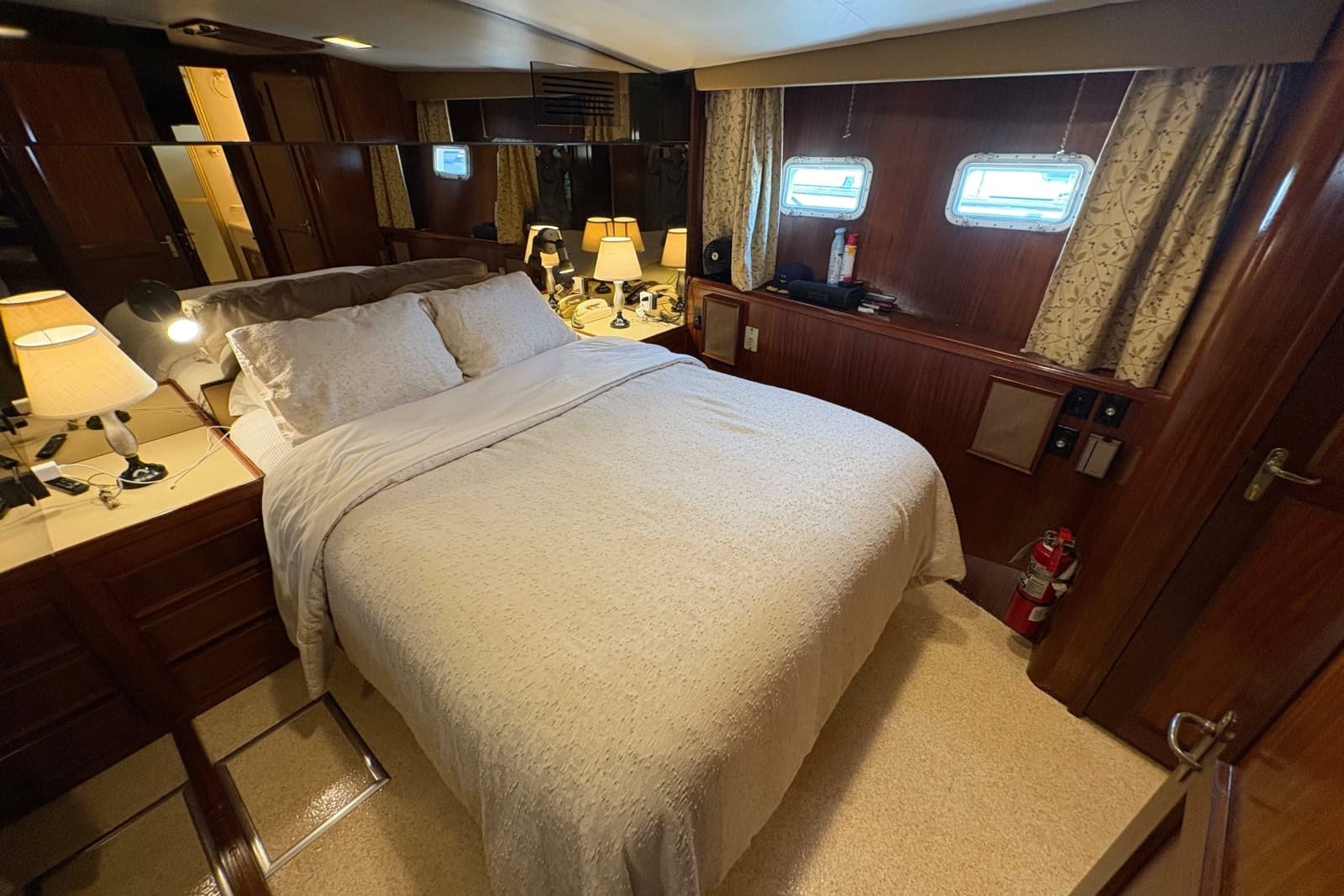 1985 Hatteras 60 Convertible - Photo 64