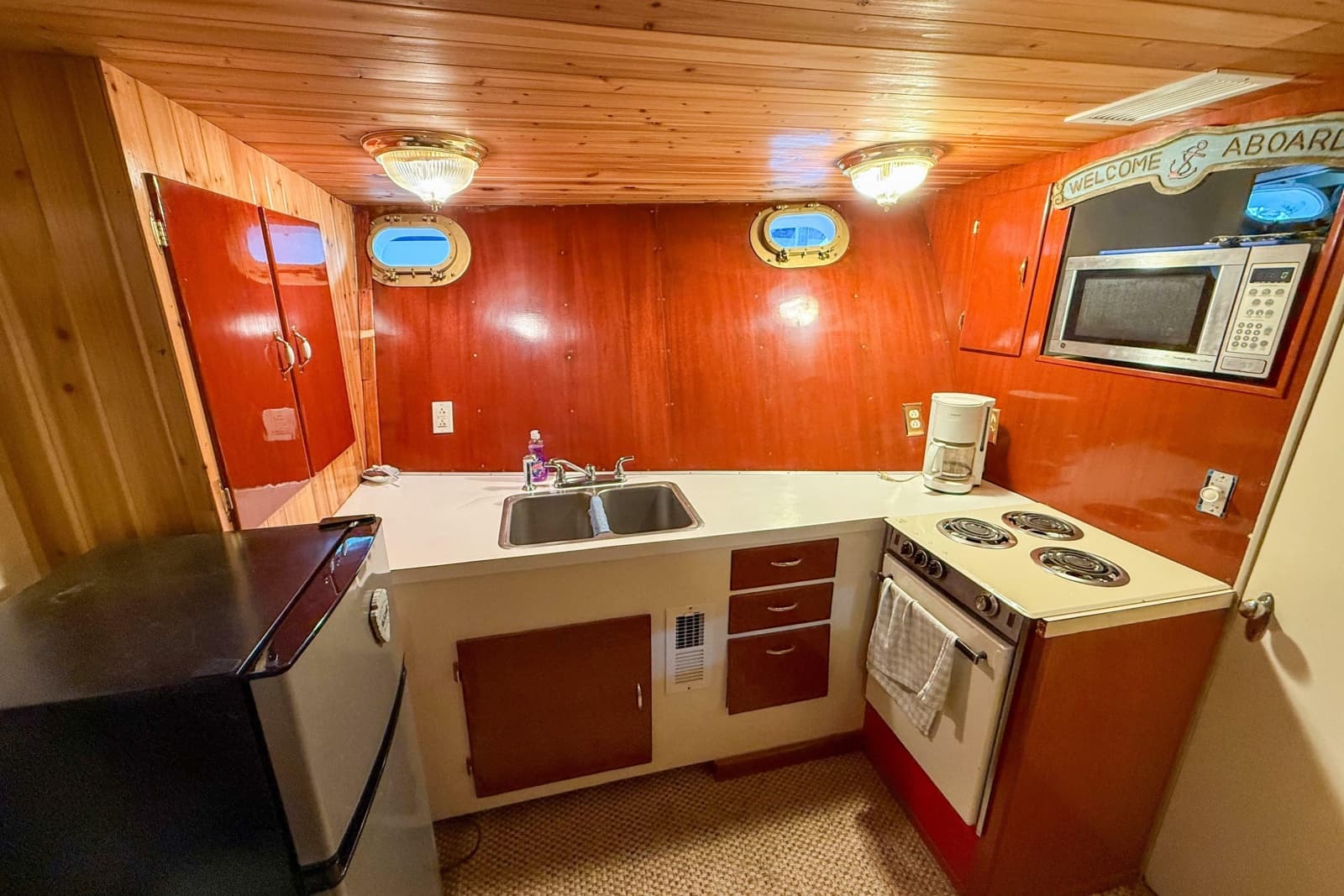 1956 Burger Pilothouse - Photo 42