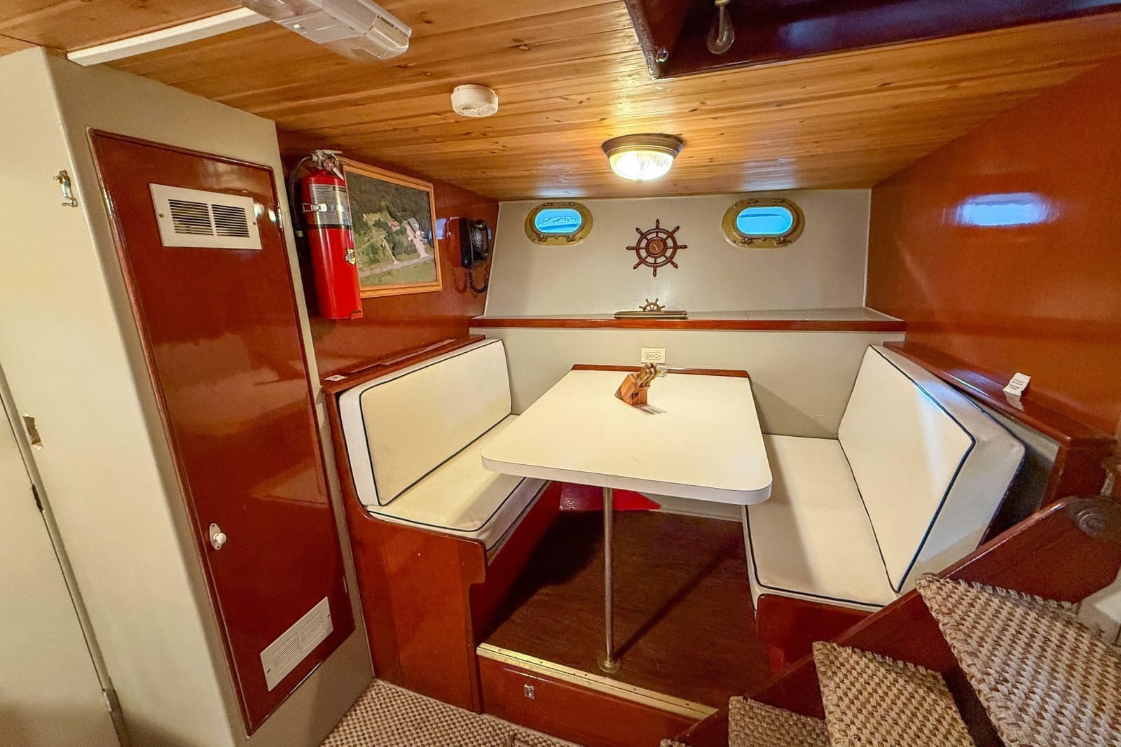 1956 Burger Pilothouse - Photo 44