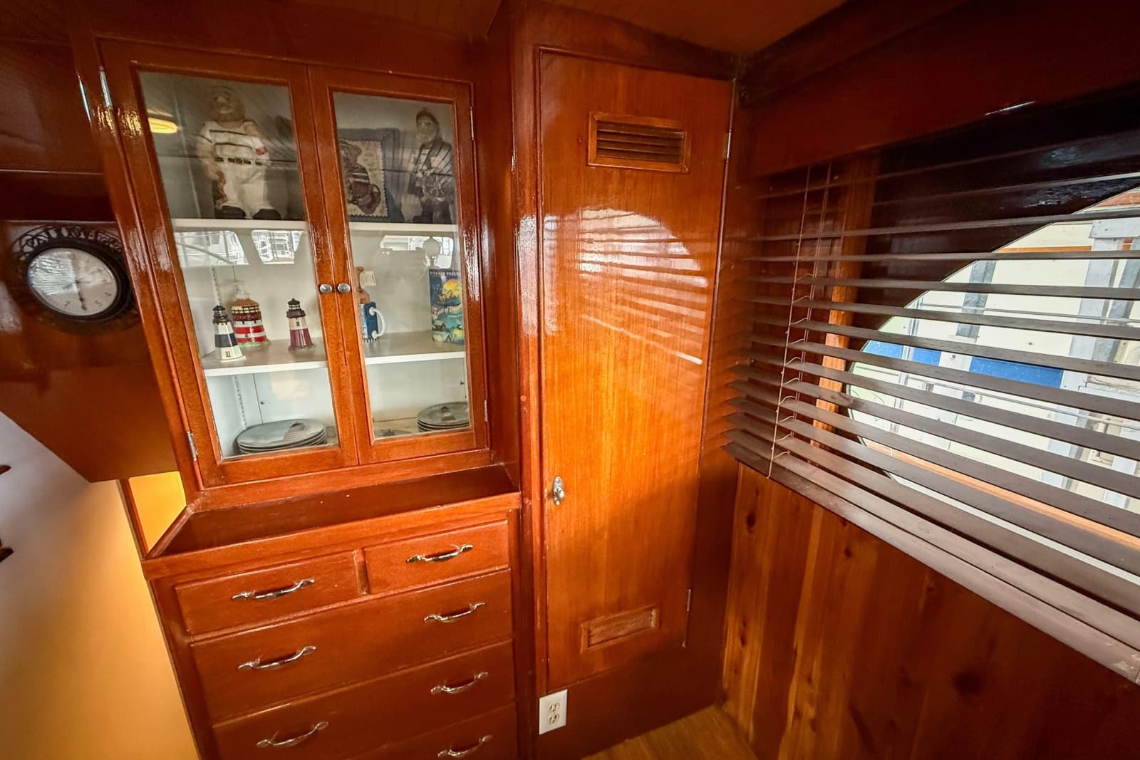 1956 Burger Pilothouse - Photo 30