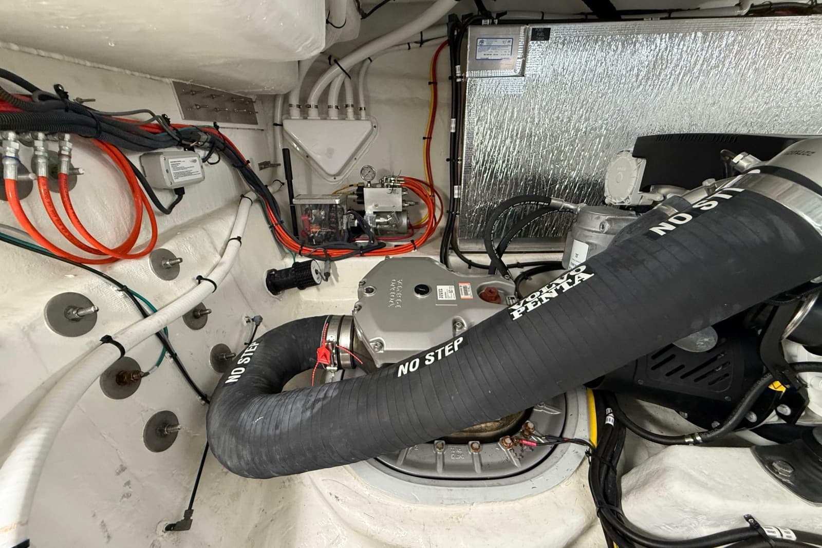 2023 Cruisers Yachts 42 Cantius - Photo 60