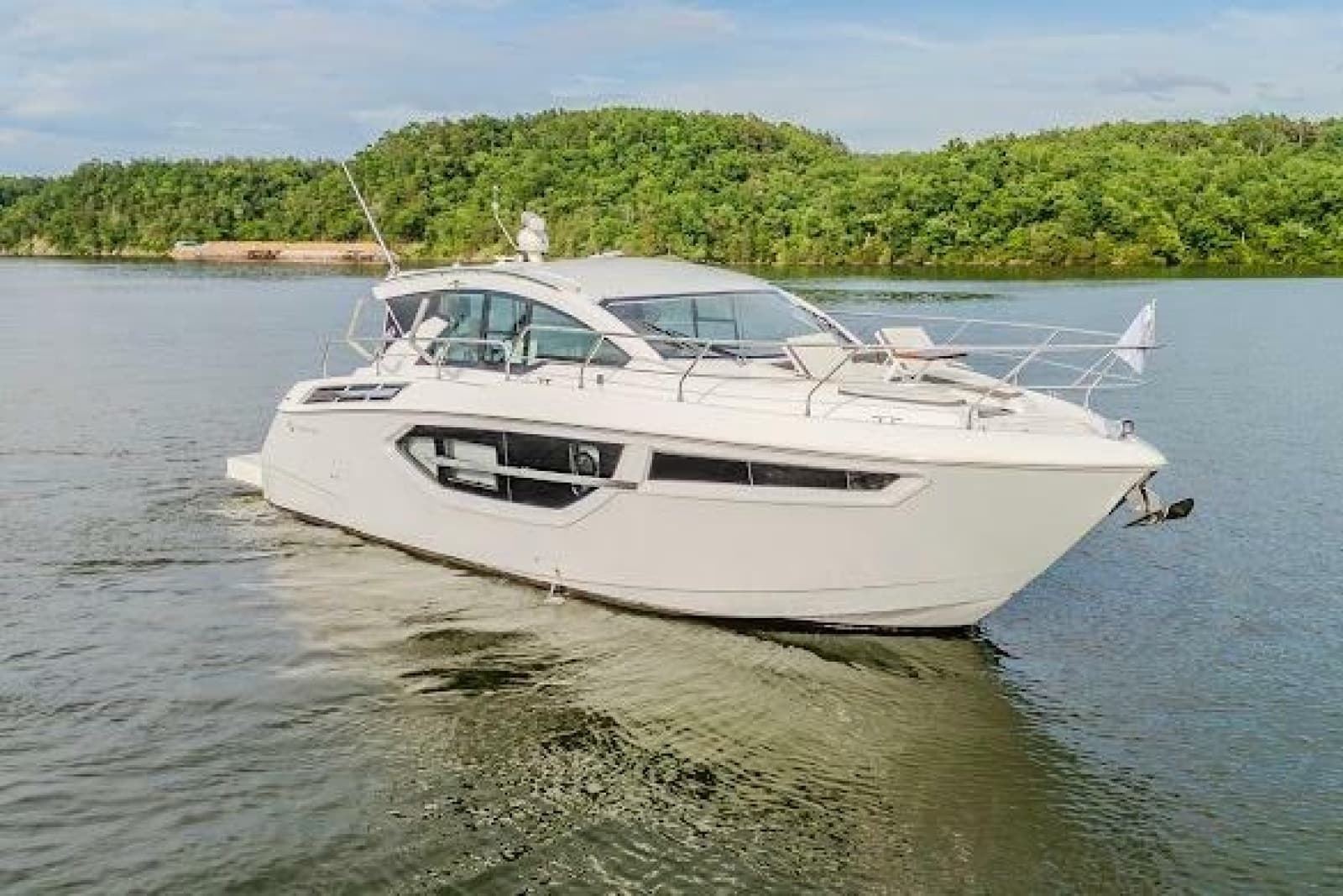 2023 Cruisers Yachts 42 Cantius - Photo 4