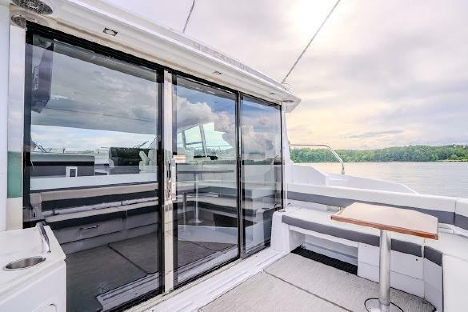 2023 Cruisers Yachts 42 Cantius - Photo 31