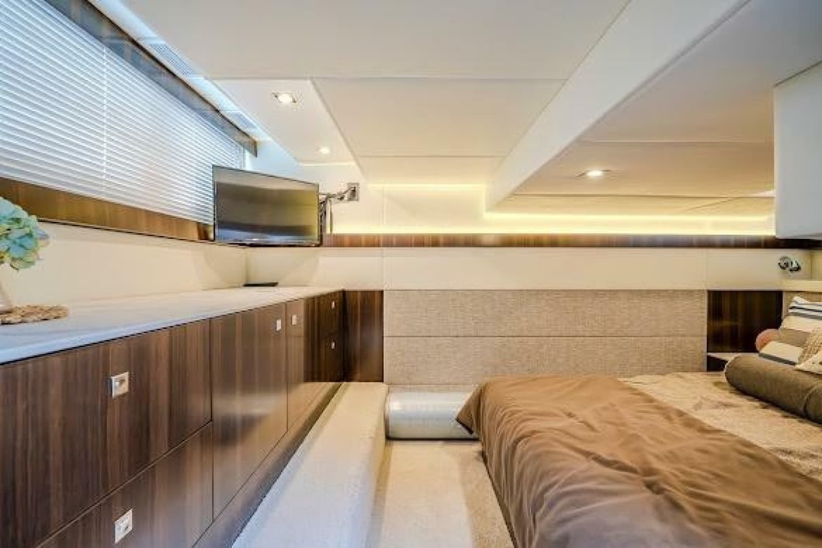 2023 Cruisers Yachts 42 Cantius - Photo 53