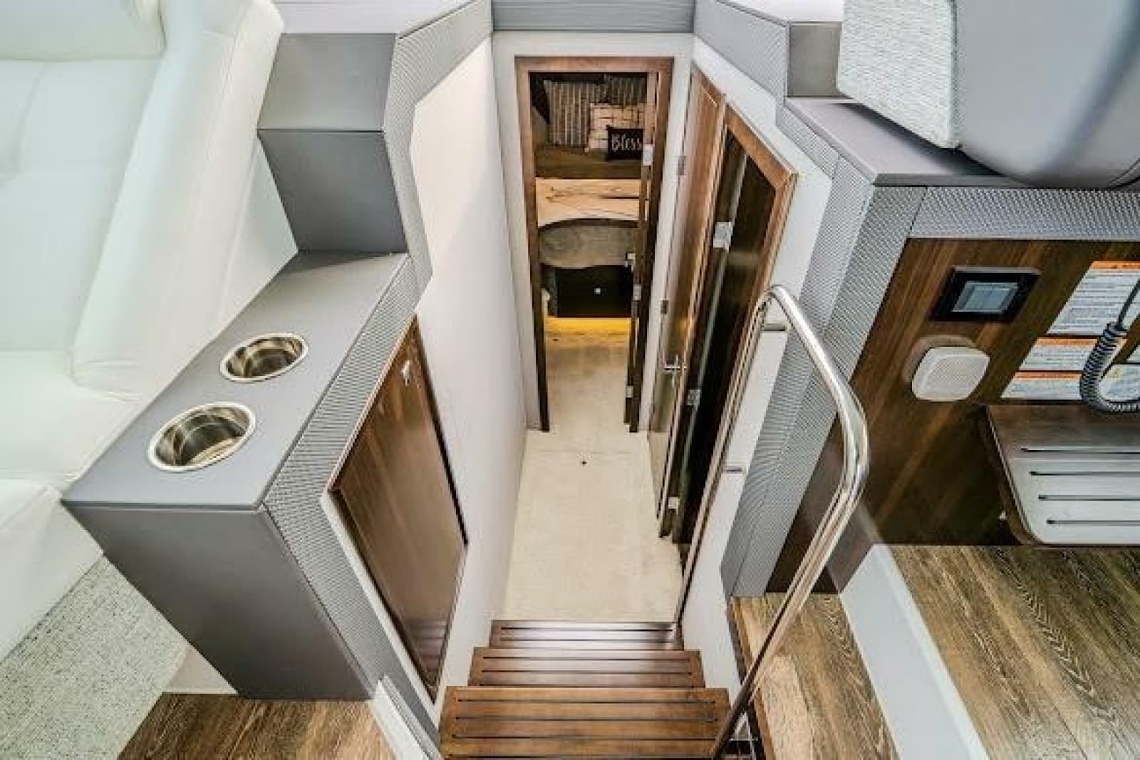 2023 Cruisers Yachts 42 Cantius - Photo 47