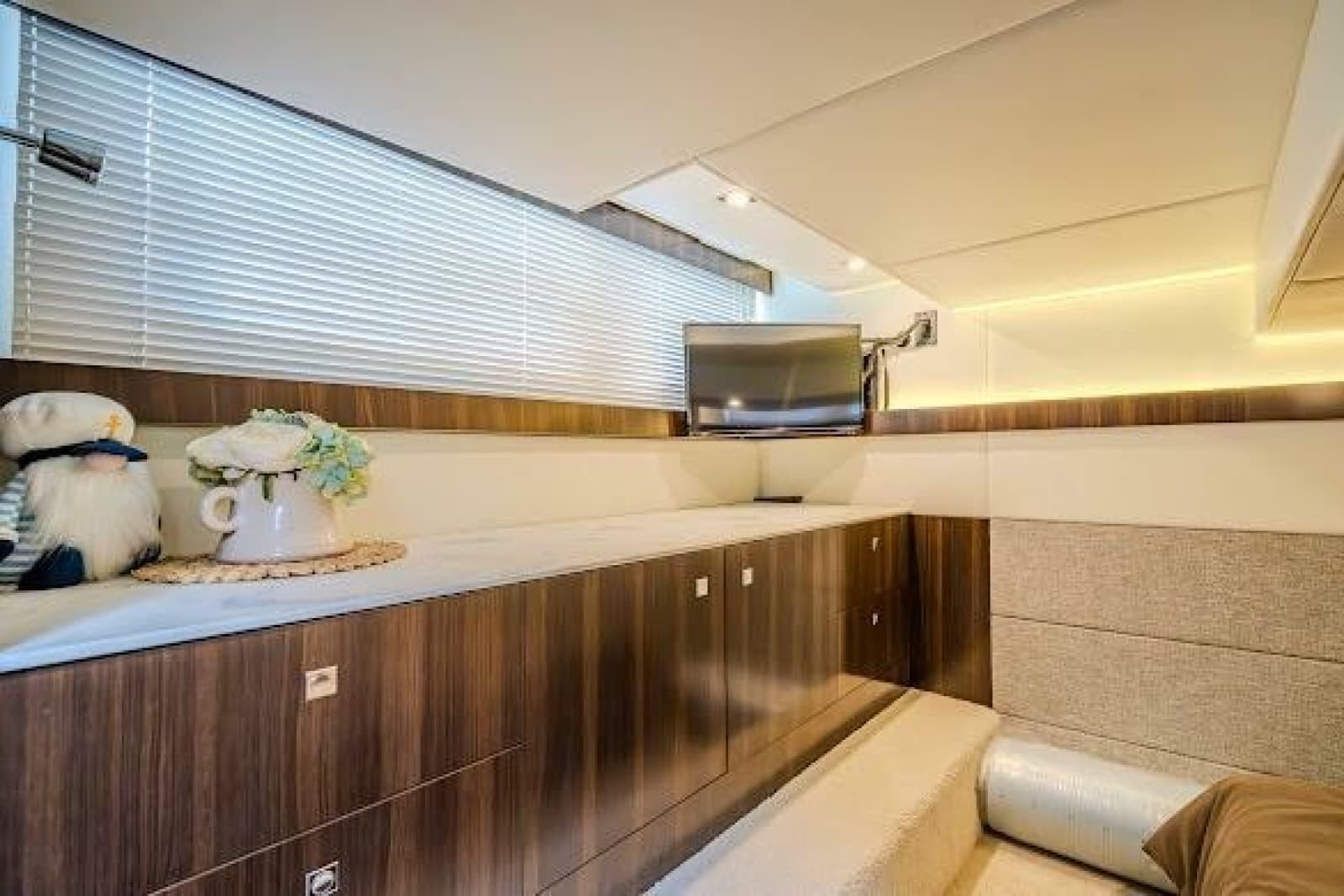 2023 Cruisers Yachts 42 Cantius - Photo 55