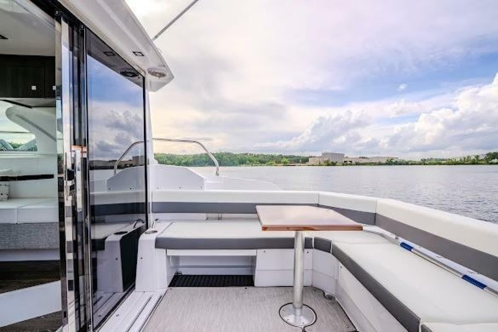2023 Cruisers Yachts 42 Cantius - Photo 30