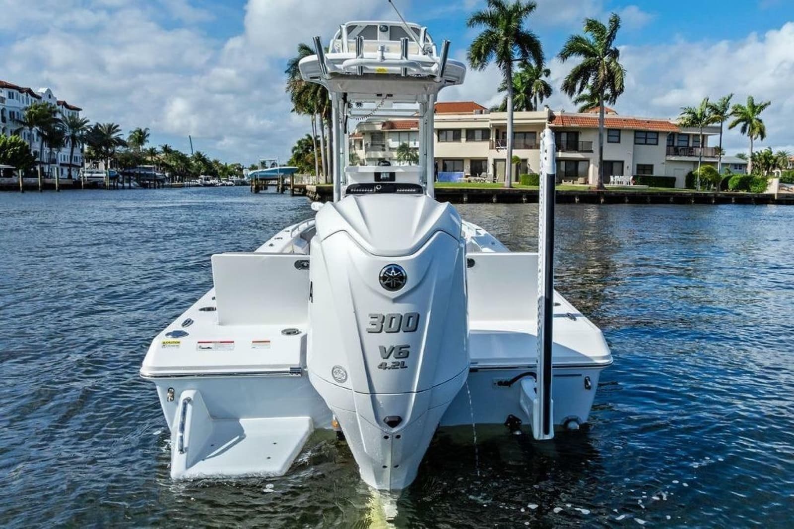 2023 Everglades 243 Center Console - Photo 7