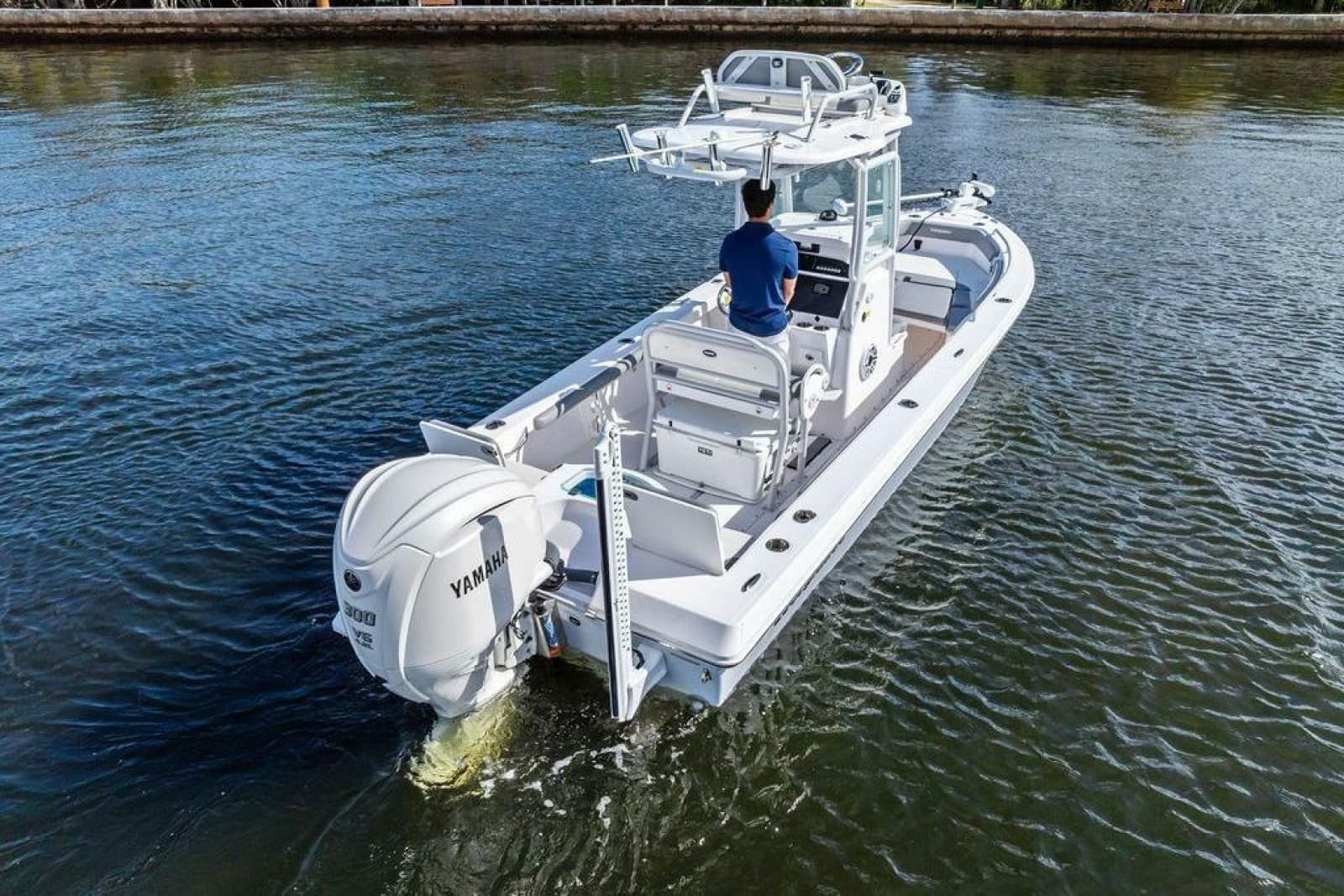 2023 Everglades 243 Center Console - Photo 5