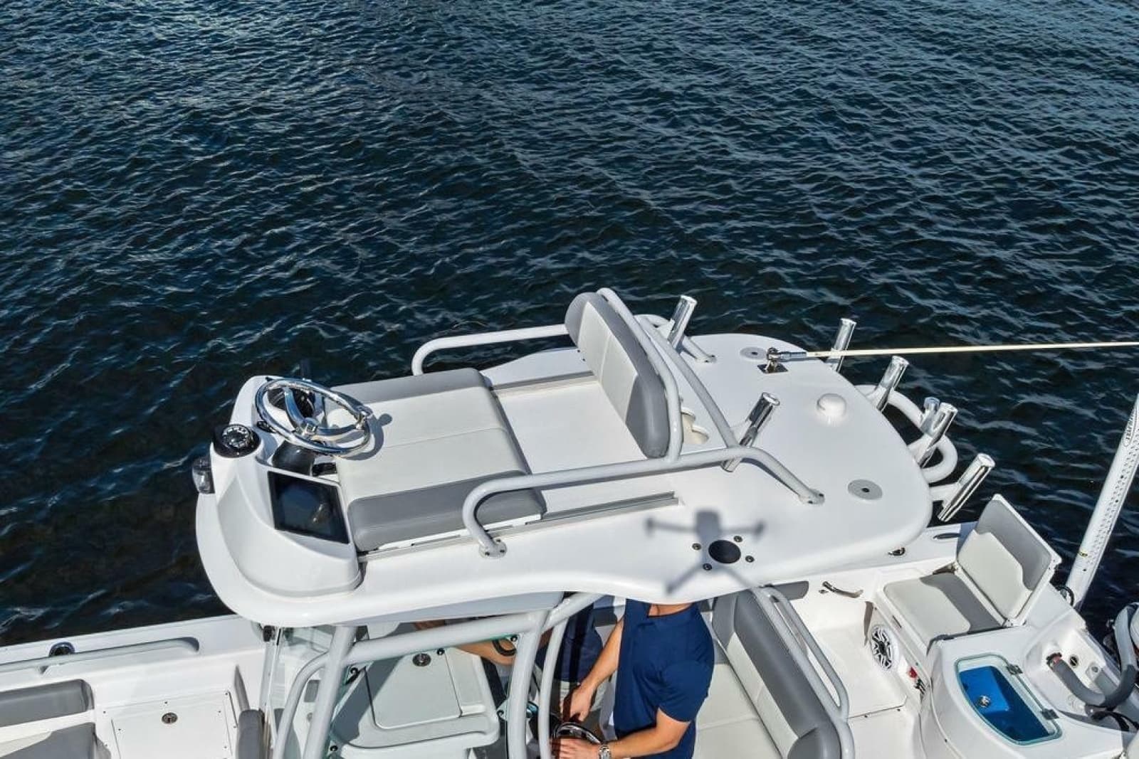 2023 Everglades 243 Center Console - Photo 13