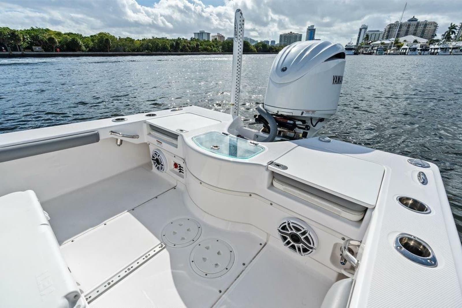 2023 Everglades 243 Center Console - Photo 19