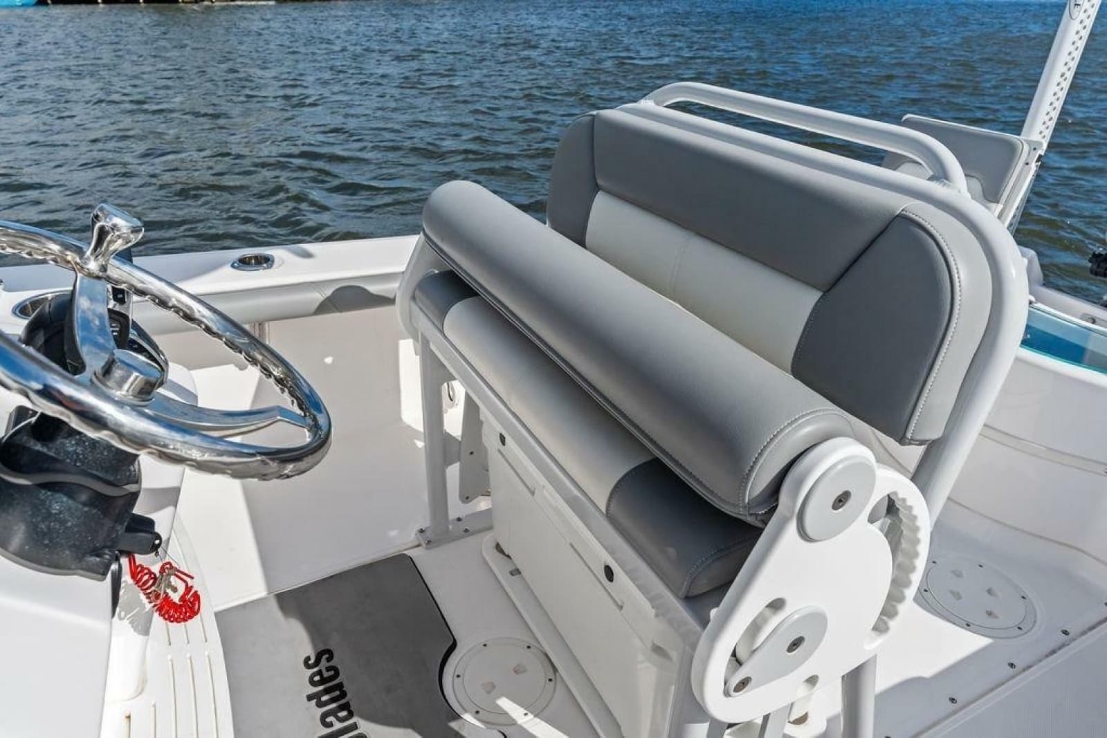 2023 Everglades 243 Center Console - Photo 30