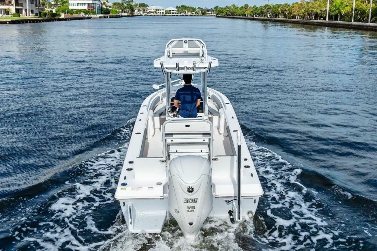 2023 Everglades 243 Center Console - Photo 6