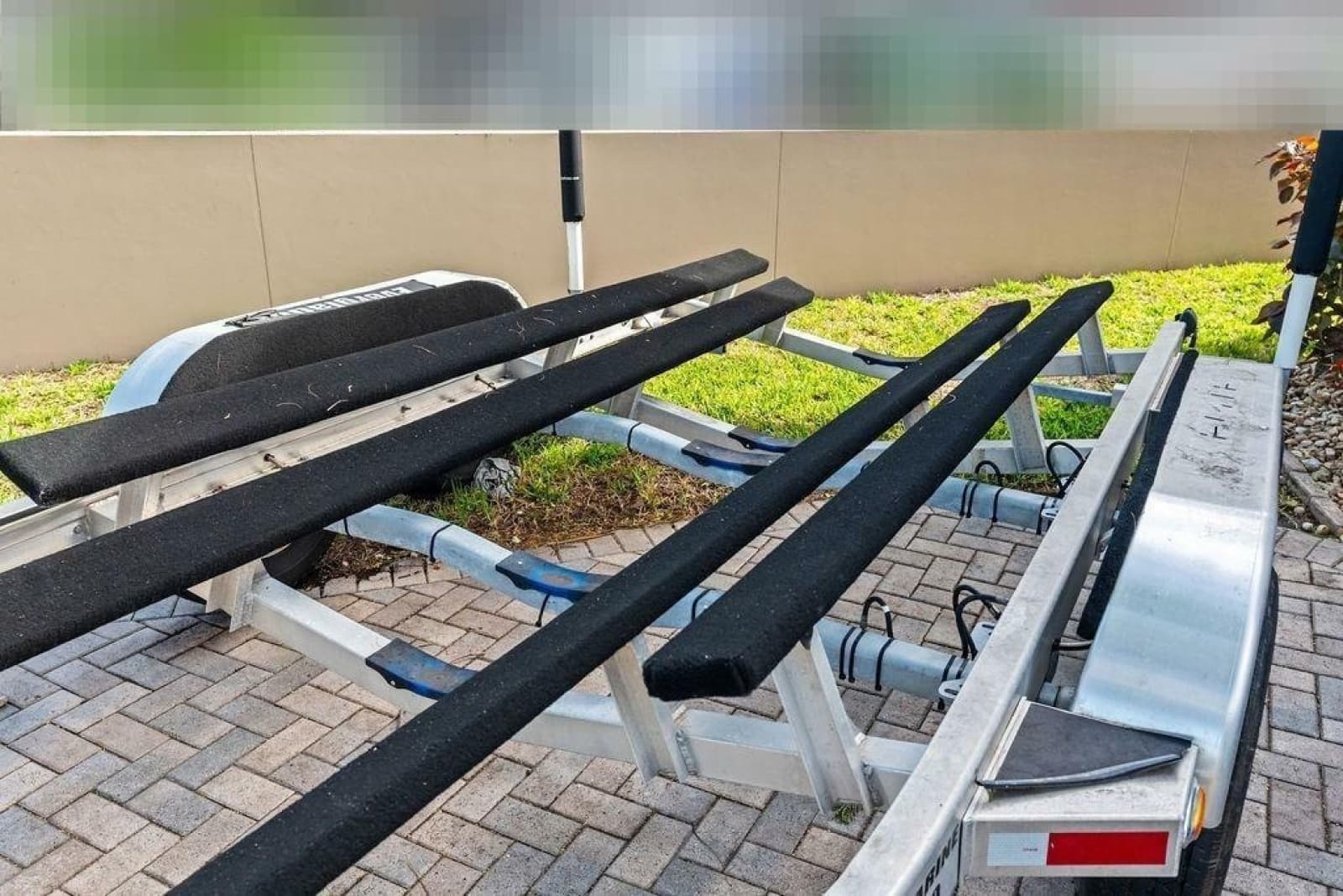 2023 Everglades 243 Center Console - Photo 37