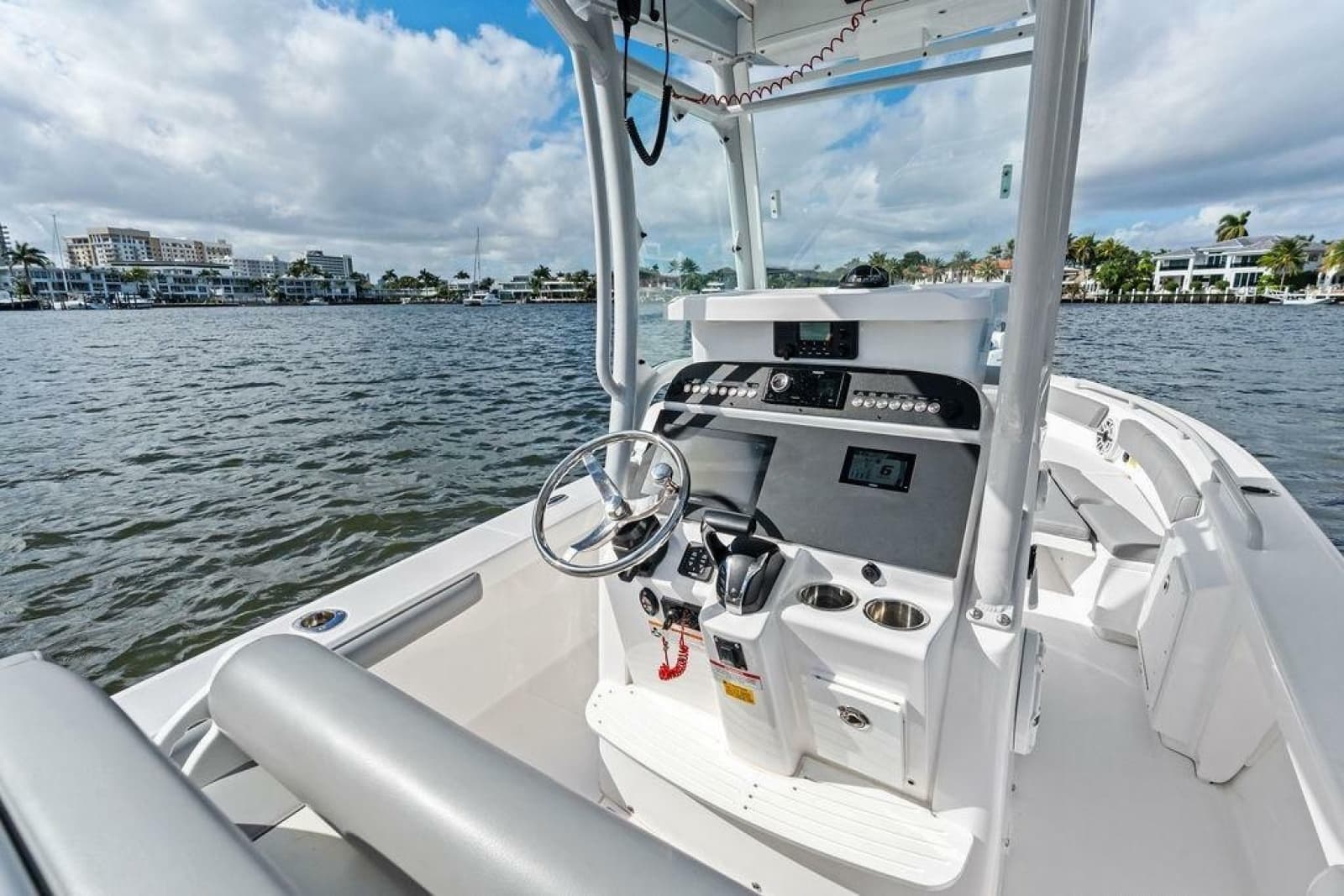 2023 Everglades 243 Center Console - Photo 28