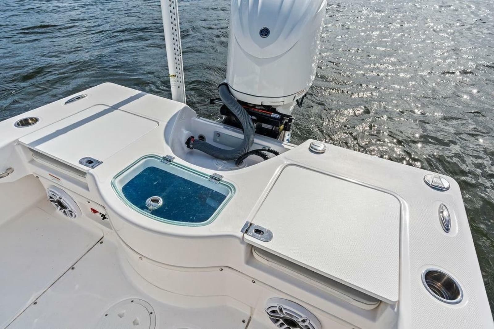 2023 Everglades 243 Center Console - Photo 21